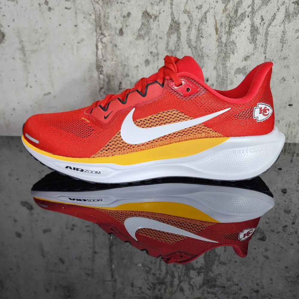 MSRP $155 Kansas City Chiefs Nike Air Zoom Pegasus 41 Mens 11 Red